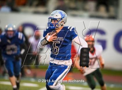 Thumbnail 1 in LaConner vs. Morton/White Pass (WIAA 2B 1st Round) photogallery.