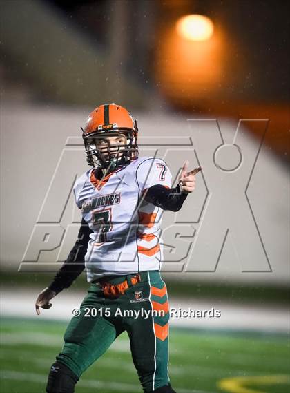 Thumbnail 1 in LaConner vs. Morton/White Pass (WIAA 2B 1st Round) photogallery.