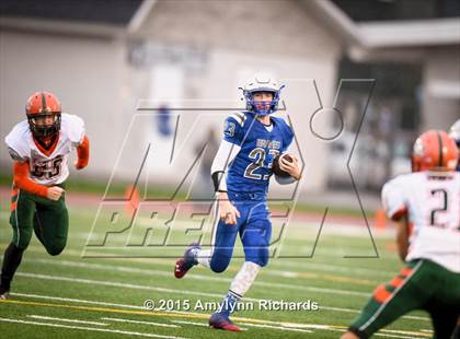 Thumbnail 1 in LaConner vs. Morton/White Pass (WIAA 2B 1st Round) photogallery.