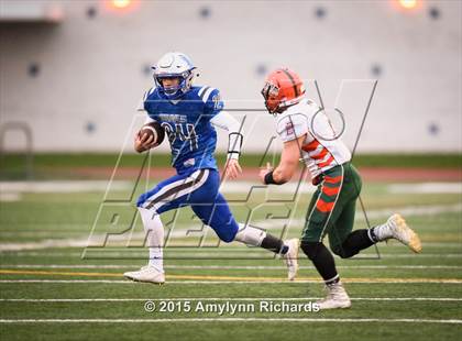 Thumbnail 2 in LaConner vs. Morton/White Pass (WIAA 2B 1st Round) photogallery.