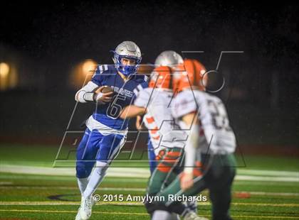 Thumbnail 1 in LaConner vs. Morton/White Pass (WIAA 2B 1st Round) photogallery.