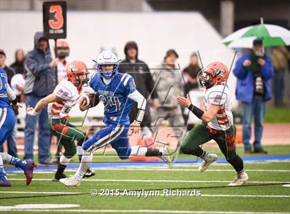 Thumbnail 3 in LaConner vs. Morton/White Pass (WIAA 2B 1st Round) photogallery.