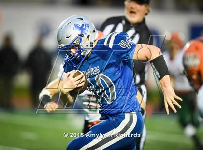 Thumbnail 2 in LaConner vs. Morton/White Pass (WIAA 2B 1st Round) photogallery.