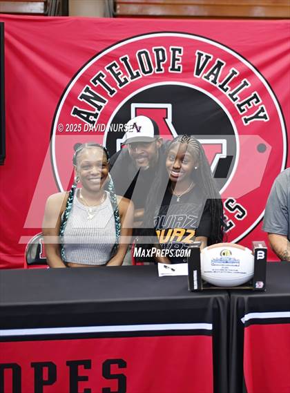 Thumbnail 1 in Antelope Valley (Team & Individuals/ Kayla Taylor Signing) <B>Not T & I</B> photogallery.