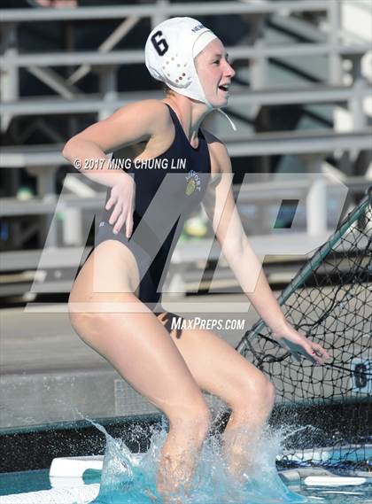 Thumbnail 2 in Newport Harbor vs. Carlsbad (Newport Holiday Cup) photogallery.