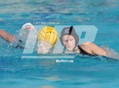 Thumbnail 3 in Newport Harbor vs. Carlsbad (Newport Holiday Cup) photogallery.