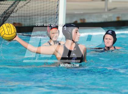 Thumbnail 3 in Newport Harbor vs. Carlsbad (Newport Holiday Cup) photogallery.