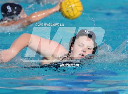Thumbnail 2 in Newport Harbor vs. Carlsbad (Newport Holiday Cup) photogallery.