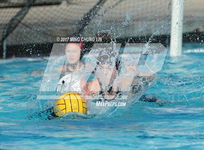 Thumbnail 2 in Newport Harbor vs. Carlsbad (Newport Holiday Cup) photogallery.