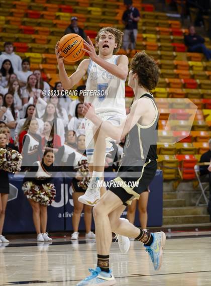 Thumbnail 3 in Logan vs Sky View (UHSAA 4A Quarterfinal) photogallery.
