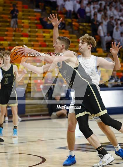 Thumbnail 1 in Logan vs Sky View (UHSAA 4A Quarterfinal) photogallery.