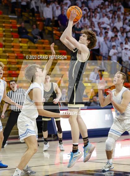 Thumbnail 3 in Logan vs Sky View (UHSAA 4A Quarterfinal) photogallery.