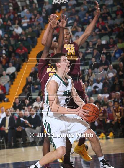 Thumbnail 3 in Mt. Vernon vs Shenendehowa (NYSPHSAA Class AA Semifinal) photogallery.