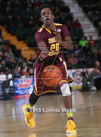 Thumbnail 3 in Mt. Vernon vs Shenendehowa (NYSPHSAA Class AA Semifinal) photogallery.