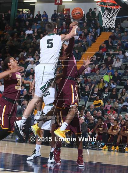 Thumbnail 2 in Mt. Vernon vs Shenendehowa (NYSPHSAA Class AA Semifinal) photogallery.