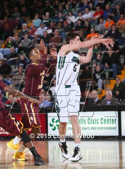 Thumbnail 2 in Mt. Vernon vs Shenendehowa (NYSPHSAA Class AA Semifinal) photogallery.