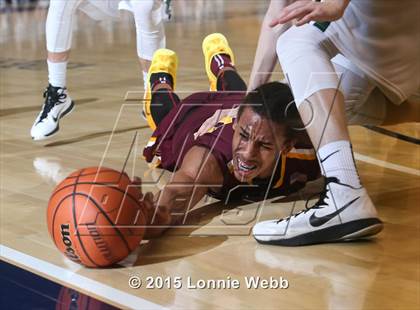 Thumbnail 2 in Mt. Vernon vs Shenendehowa (NYSPHSAA Class AA Semifinal) photogallery.