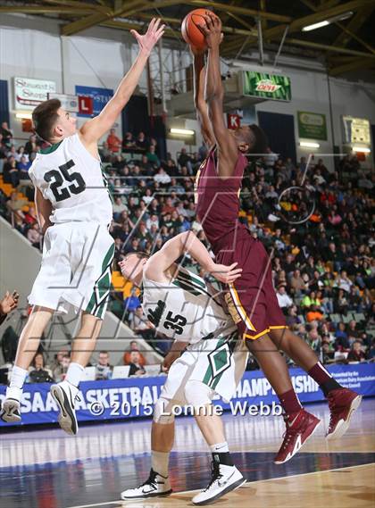 Thumbnail 2 in Mt. Vernon vs Shenendehowa (NYSPHSAA Class AA Semifinal) photogallery.