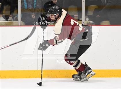 Thumbnail 1 in Loomis Chaffee vs. Gunnery (Avon Christmas Classic) photogallery.