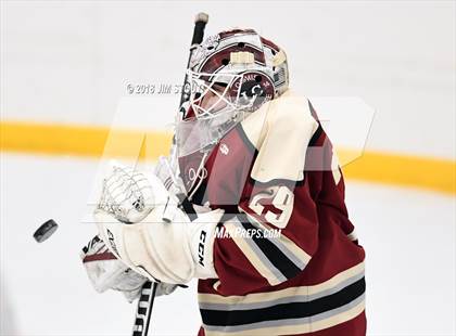 Thumbnail 2 in Loomis Chaffee vs. Gunnery (Avon Christmas Classic) photogallery.