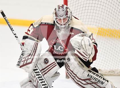 Thumbnail 1 in Loomis Chaffee vs. Gunnery (Avon Christmas Classic) photogallery.