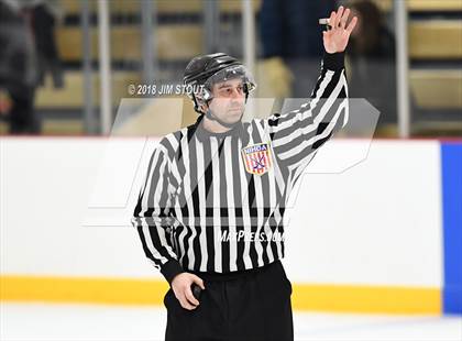Thumbnail 3 in Loomis Chaffee vs. Gunnery (Avon Christmas Classic) photogallery.
