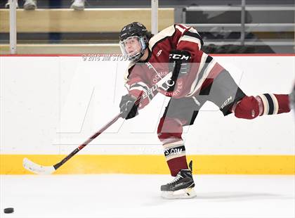 Thumbnail 3 in Loomis Chaffee vs. Gunnery (Avon Christmas Classic) photogallery.