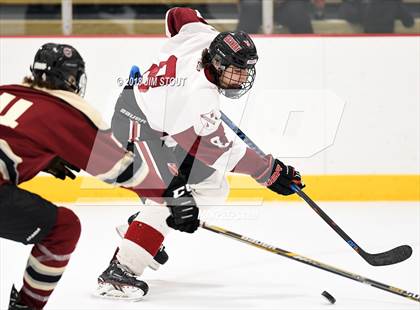 Thumbnail 2 in Loomis Chaffee vs. Gunnery (Avon Christmas Classic) photogallery.