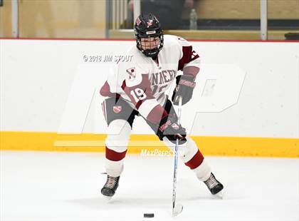 Thumbnail 3 in Loomis Chaffee vs. Gunnery (Avon Christmas Classic) photogallery.