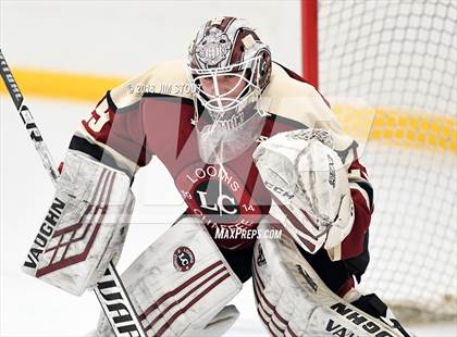 Thumbnail 3 in Loomis Chaffee vs. Gunnery (Avon Christmas Classic) photogallery.