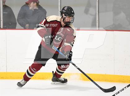 Thumbnail 3 in Loomis Chaffee vs. Gunnery (Avon Christmas Classic) photogallery.
