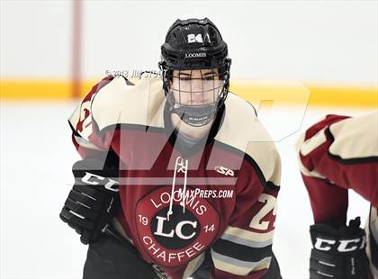 Thumbnail 3 in Loomis Chaffee vs. Gunnery (Avon Christmas Classic) photogallery.