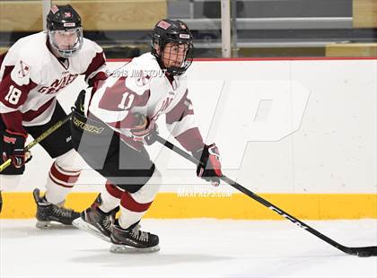 Thumbnail 2 in Loomis Chaffee vs. Gunnery (Avon Christmas Classic) photogallery.