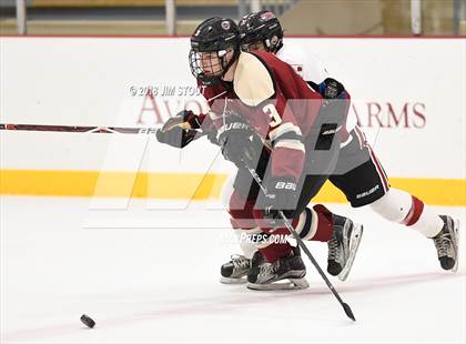 Thumbnail 3 in Loomis Chaffee vs. Gunnery (Avon Christmas Classic) photogallery.
