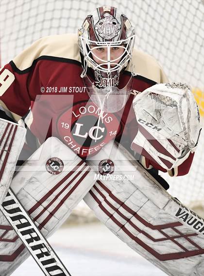 Thumbnail 2 in Loomis Chaffee vs. Gunnery (Avon Christmas Classic) photogallery.