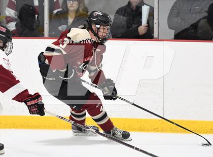 Thumbnail 3 in Loomis Chaffee vs. Gunnery (Avon Christmas Classic) photogallery.
