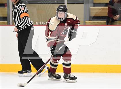 Thumbnail 3 in Loomis Chaffee vs. Gunnery (Avon Christmas Classic) photogallery.