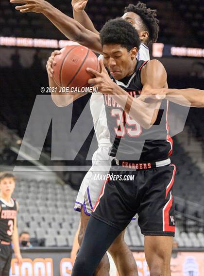 Thumbnail 3 in Churchill vs Warren (Spurs High School Showcase) photogallery.