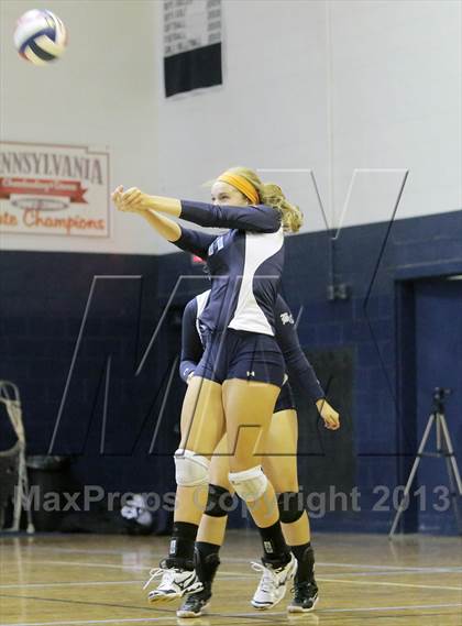 Thumbnail 3 in Avonworth @ Canevin Catholic photogallery.