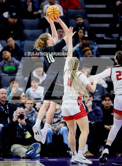 Thumbnail 1 in Sage Hill vs Carondelet (CIF State D1 Final) photogallery.
