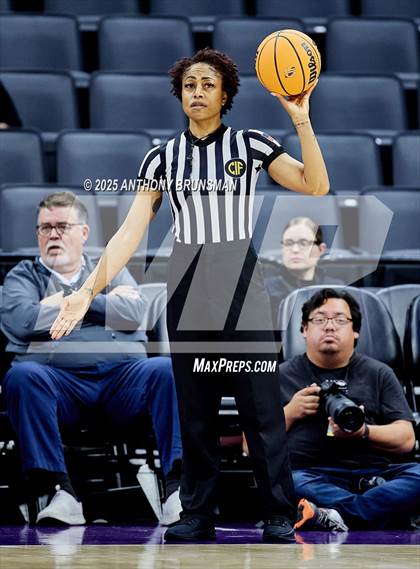 Thumbnail 1 in Sage Hill vs Carondelet (CIF State D1 Final) photogallery.