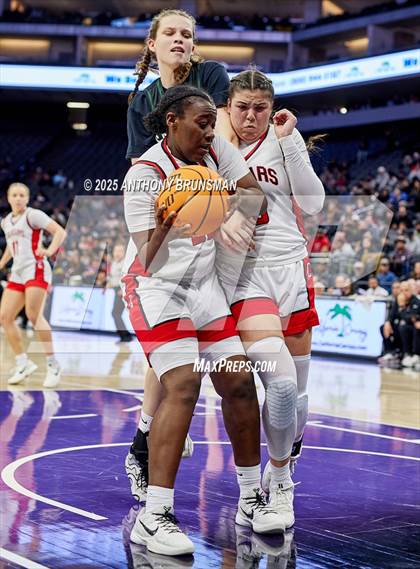 Thumbnail 3 in Sage Hill vs Carondelet (CIF State D1 Final) photogallery.