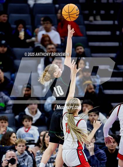 Thumbnail 2 in Sage Hill vs Carondelet (CIF State D1 Final) photogallery.