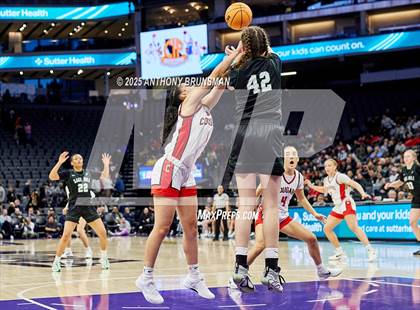 Thumbnail 1 in Sage Hill vs Carondelet (CIF State D1 Final) photogallery.