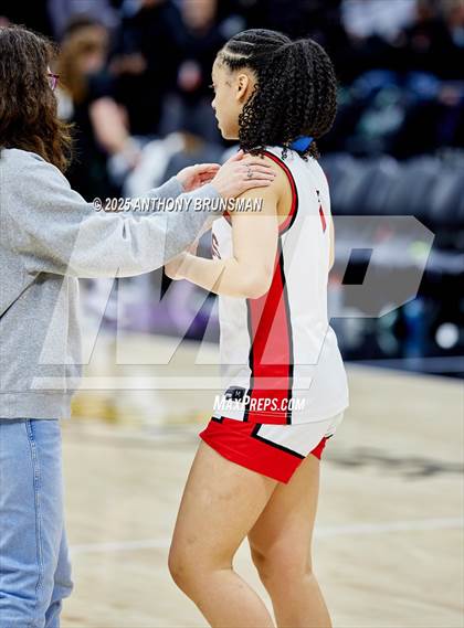 Thumbnail 2 in Sage Hill vs Carondelet (CIF State D1 Final) photogallery.