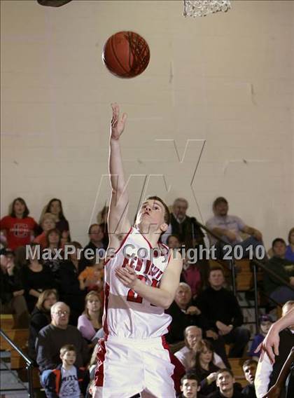 Thumbnail 3 in Niagara-Wheatfield vs Clarence (Section VI AA Prequarterfinal) photogallery.