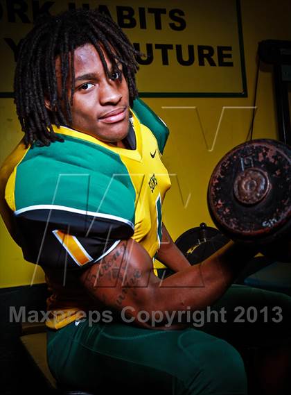 Thumbnail 1 in University (Preseason Top 25 Photo Shoot) photogallery.