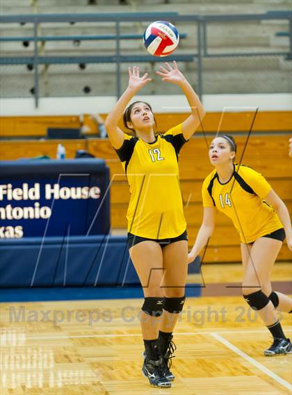 Thumbnail 2 in Brennan vs. Clark (NISD Volleyball Tournament) photogallery.