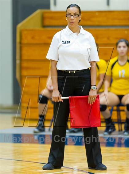Thumbnail 2 in Brennan vs. Clark (NISD Volleyball Tournament) photogallery.