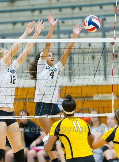Thumbnail 2 in Brennan vs. Clark (NISD Volleyball Tournament) photogallery.
